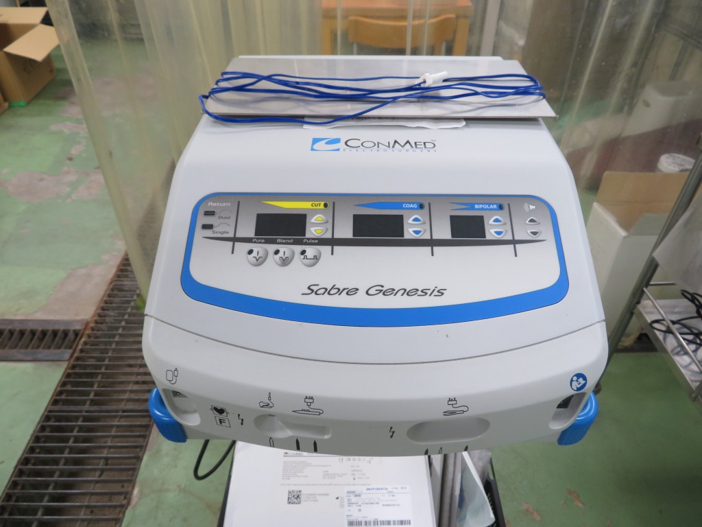 写真３（電気メス）